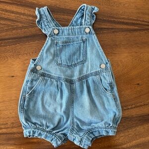 GAP Baby Denim Blue Short Overalls Organic Cotton Size 6-12M.
